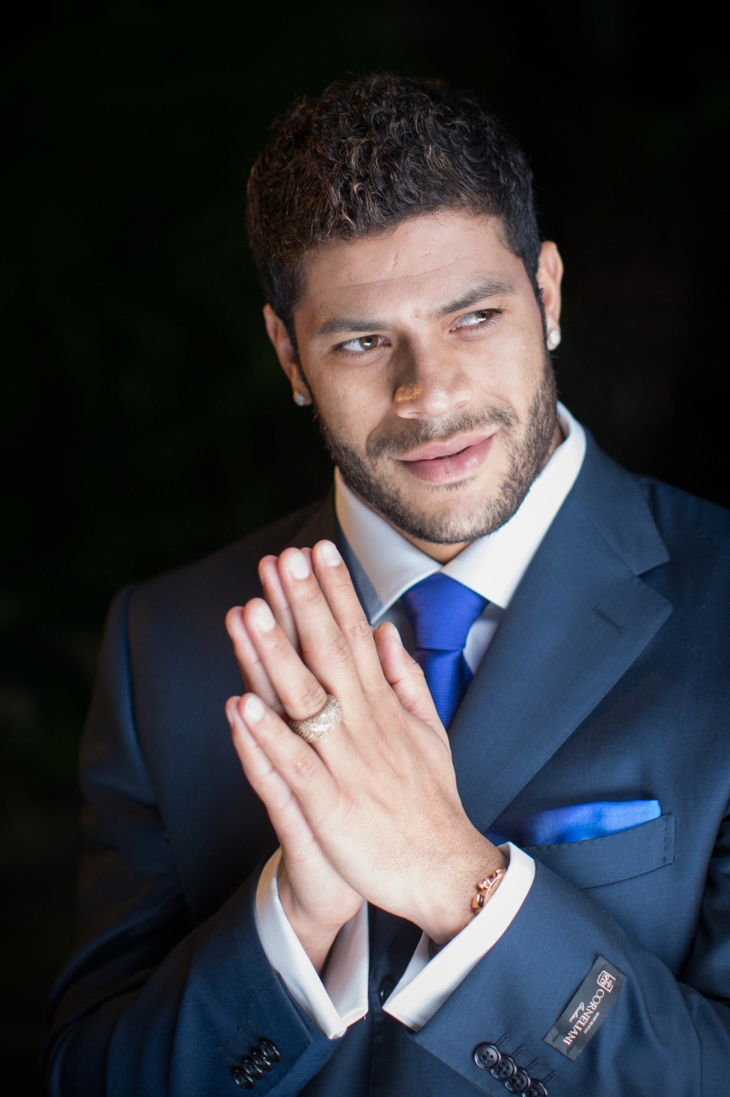 Халк, нападающий ФК «Зенит» позирует для  журнала «Наш Зенит»