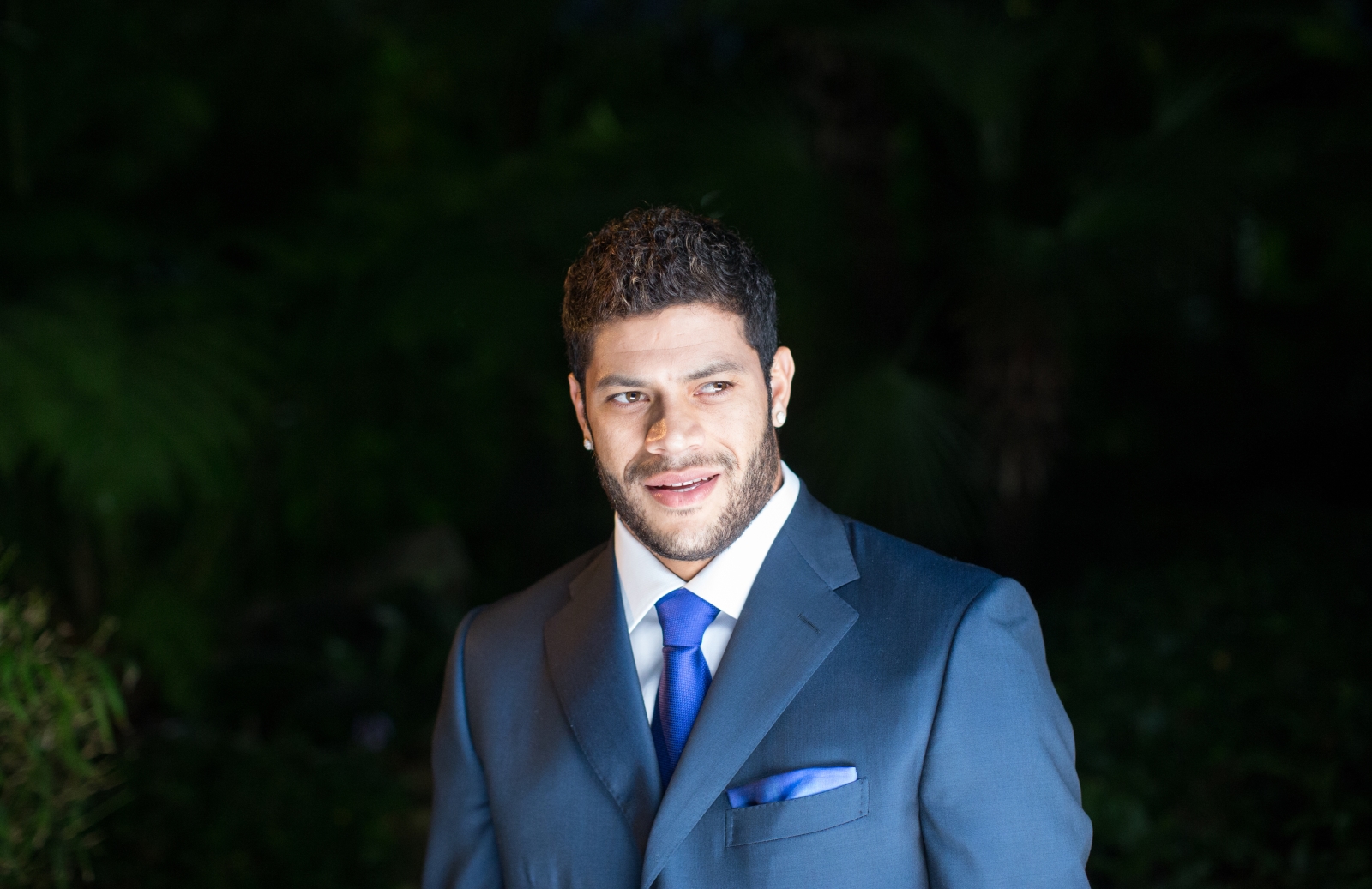 Халк, нападающий ФК «Зенит» позирует для  журнала «Наш Зенит»