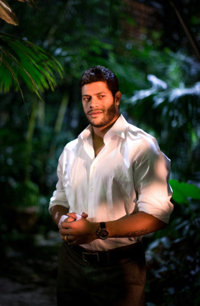 Халк, нападающий ФК «Зенит» позирует для  журнала «Наш Зенит»