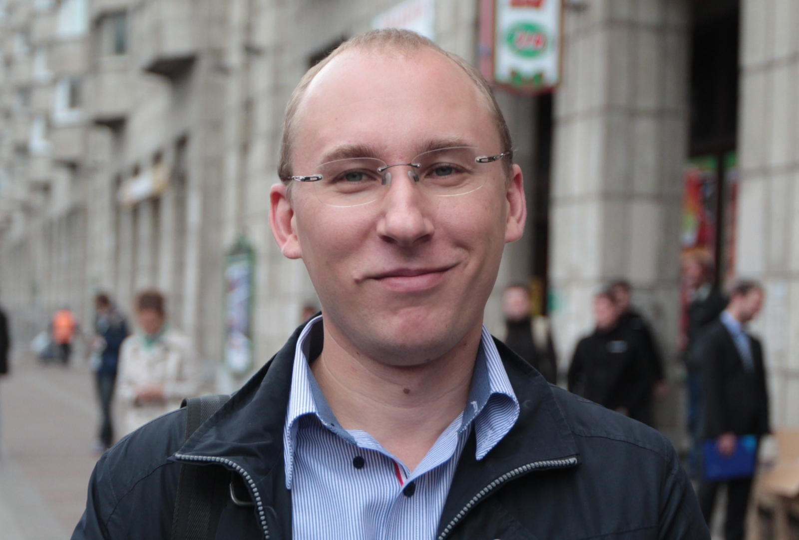 Возложение цветов ко дню рождения Павла Садырина.