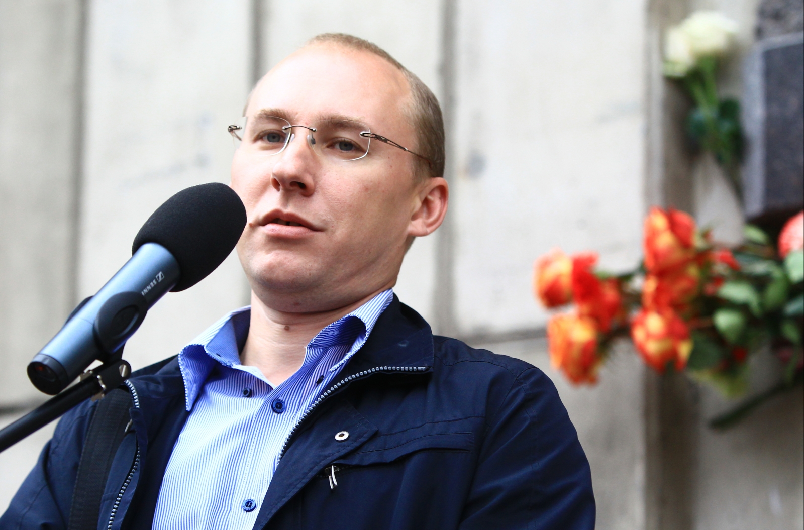 Возложение цветов ко дню рождения Павла Садырина.