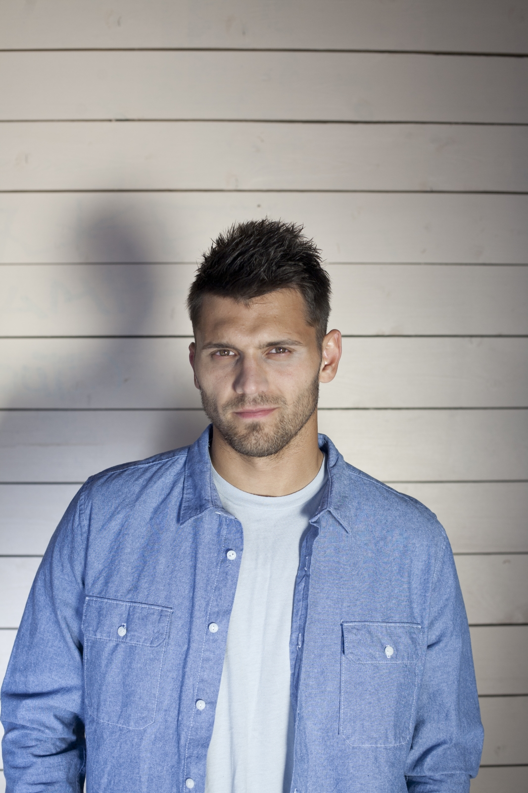 Юрий Лодыгин, вратарь ФК «Зенит»  позирует для журнала «Наш Зенит»