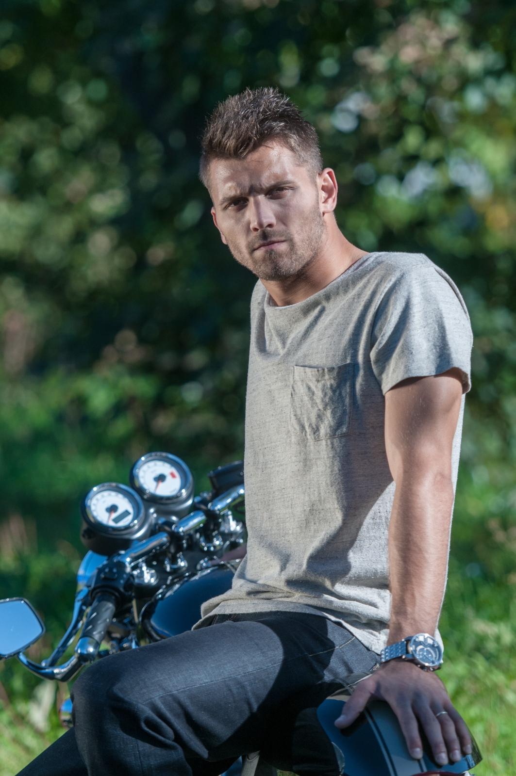 Юрий Лодыгин, вратарь ФК «Зенит»  позирует для журнала «Наш Зенит»