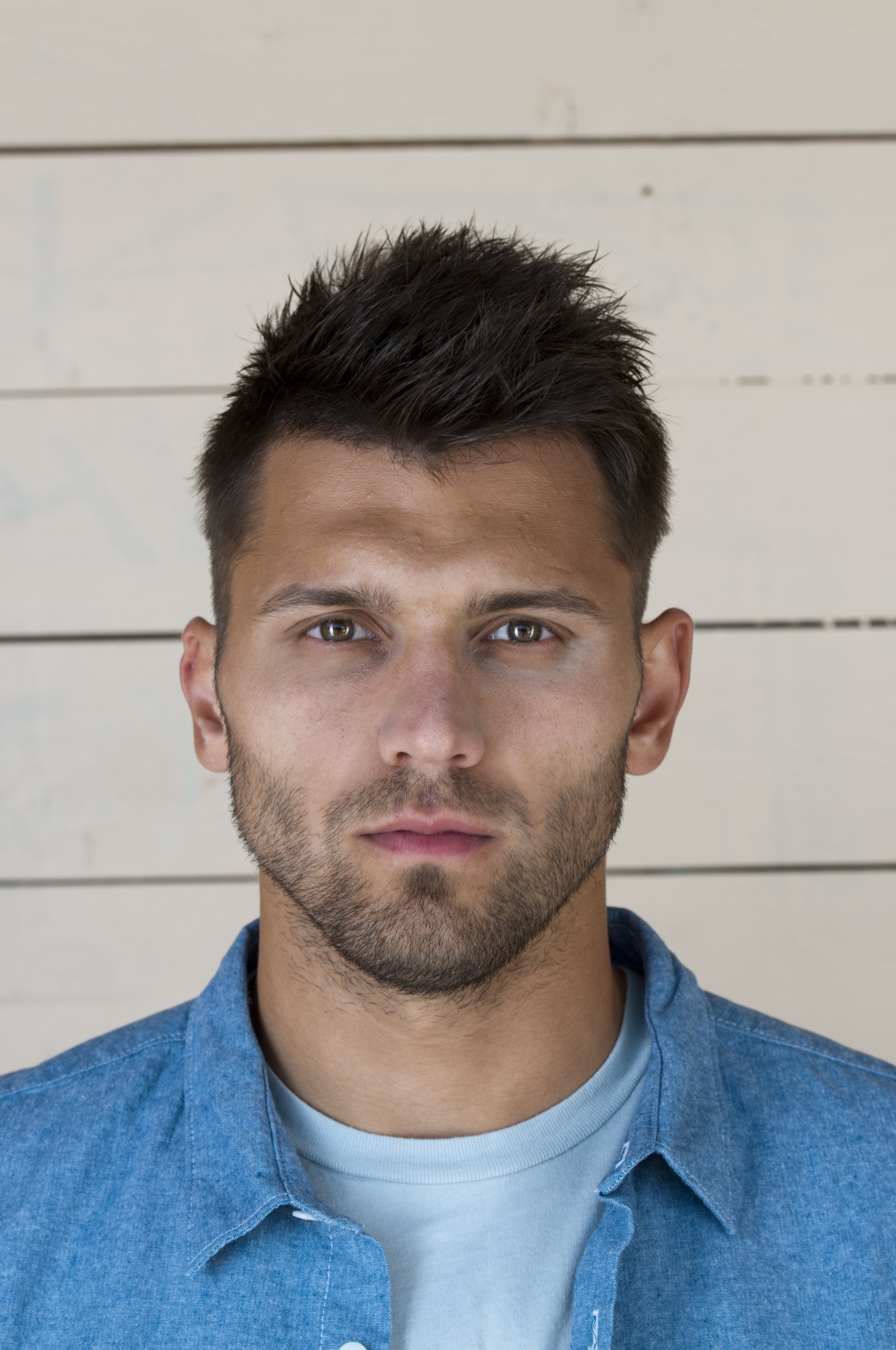 Юрий Лодыгин, вратарь ФК «Зенит»  позирует для журнала «Наш Зенит»