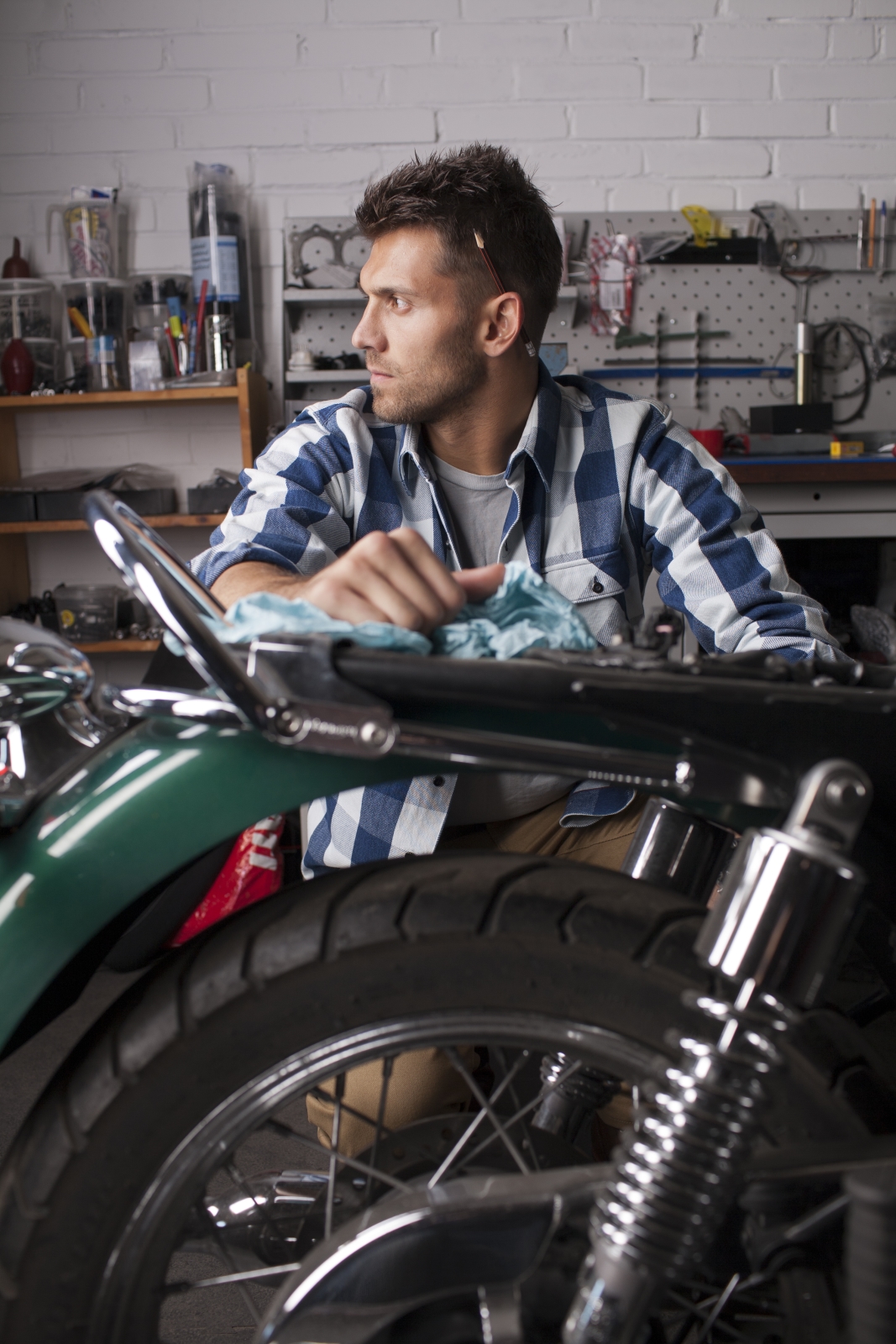 Юрий Лодыгин, вратарь ФК «Зенит»  позирует для журнала «Наш Зенит»