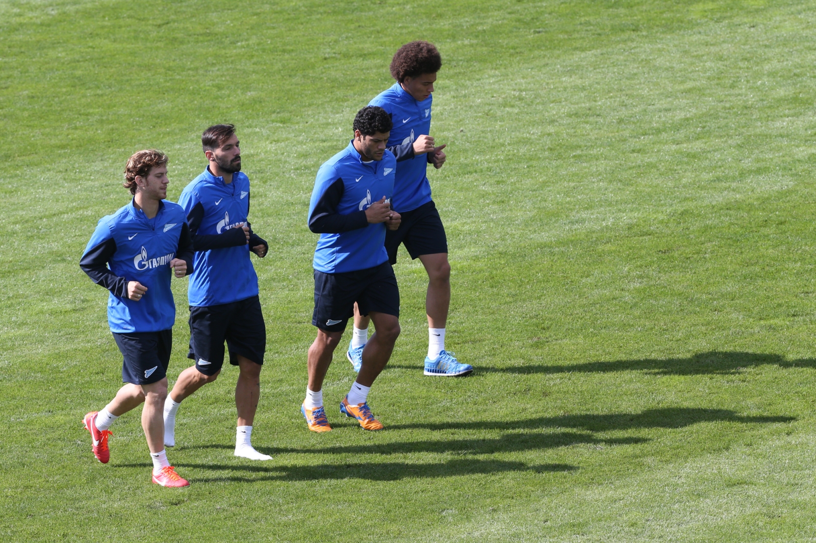 Тренировка на стадионе «Олимп 2»: фоторепортаж