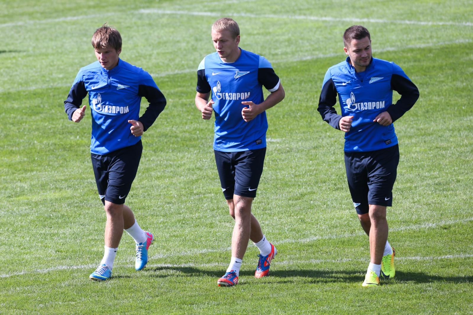 Тренировка на стадионе «Олимп 2»: фоторепортаж