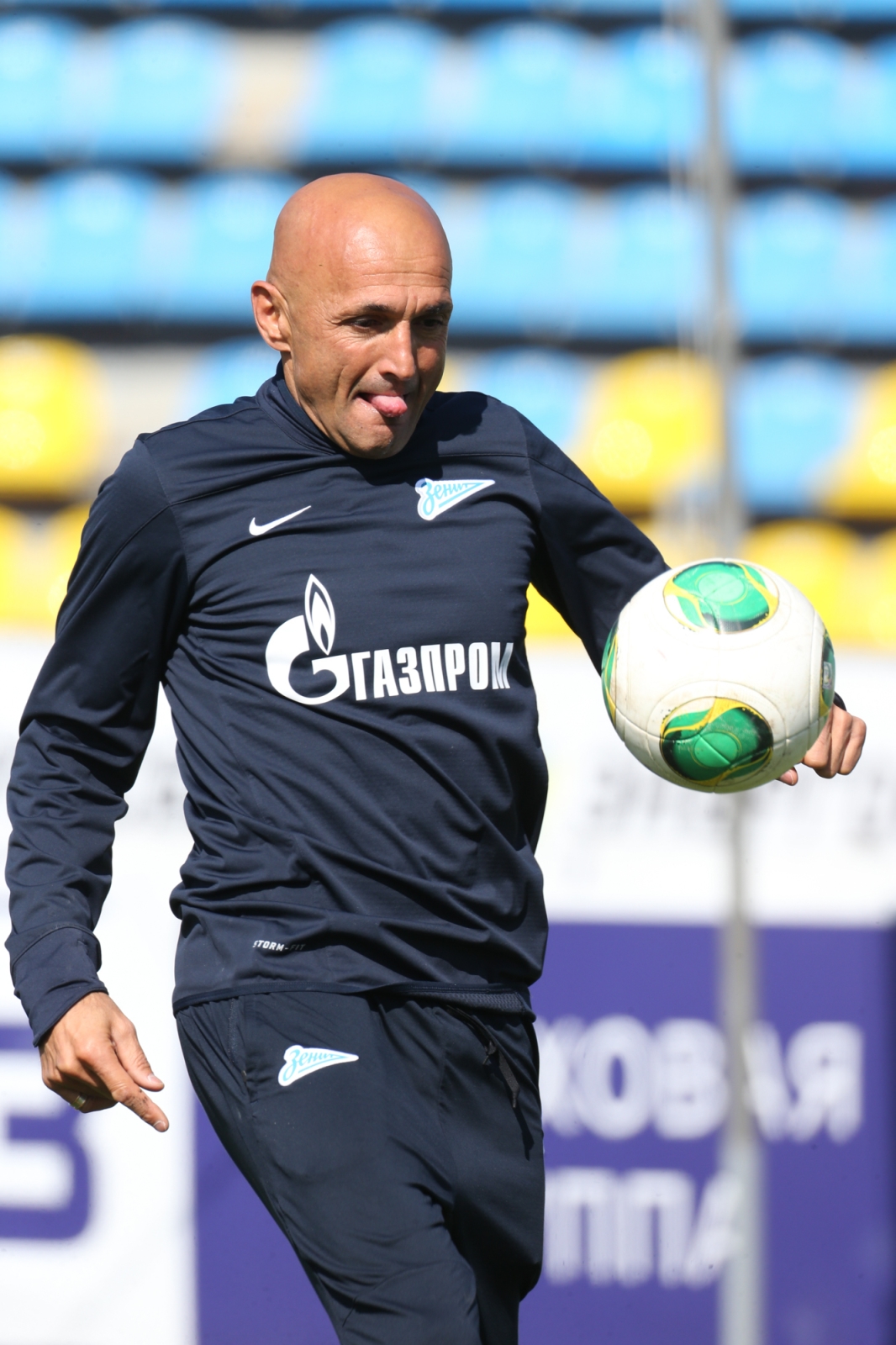 Тренировка на стадионе «Олимп 2»: фоторепортаж