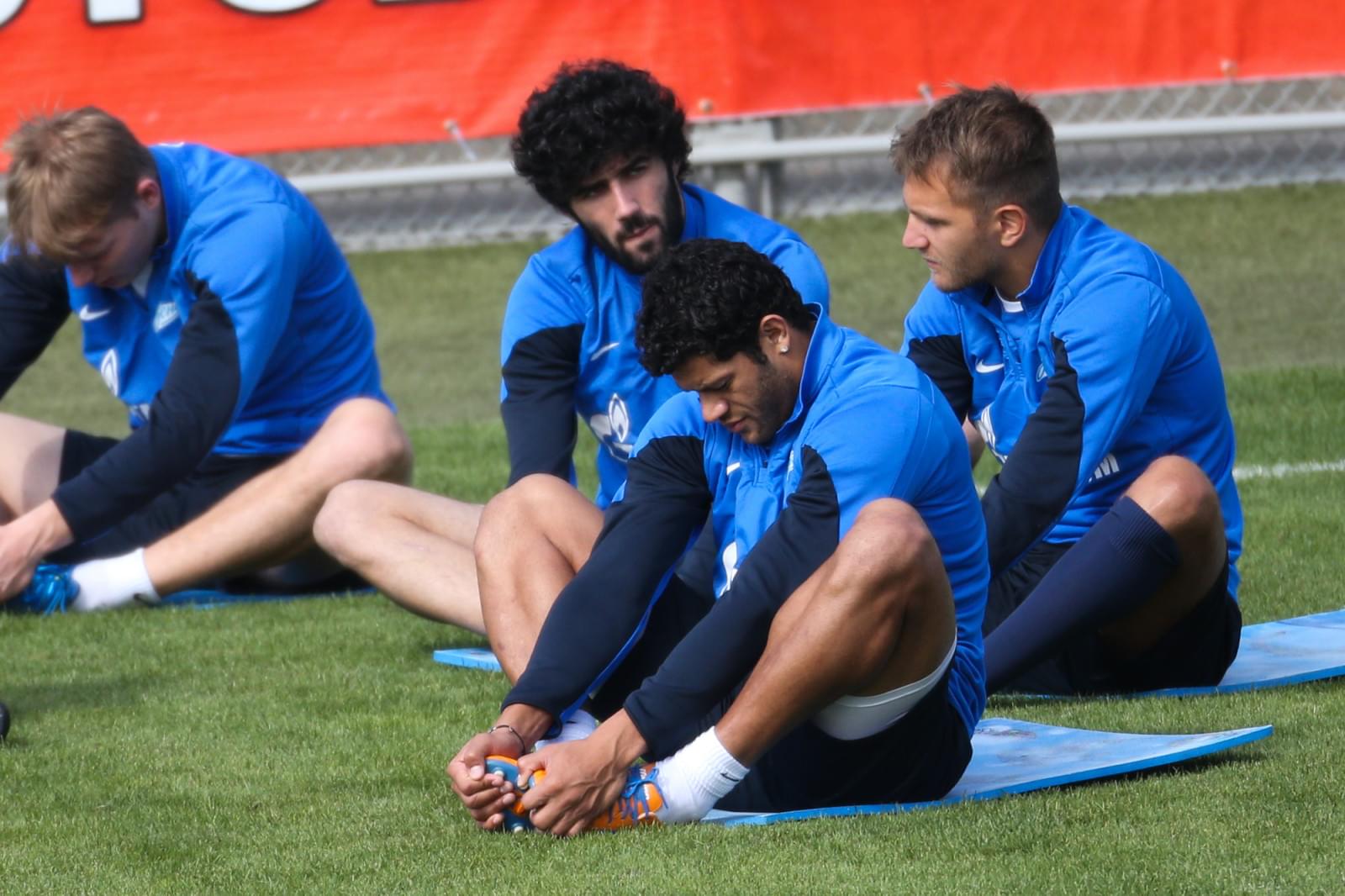 Тренировка на стадионе «Олимп 2»: фоторепортаж