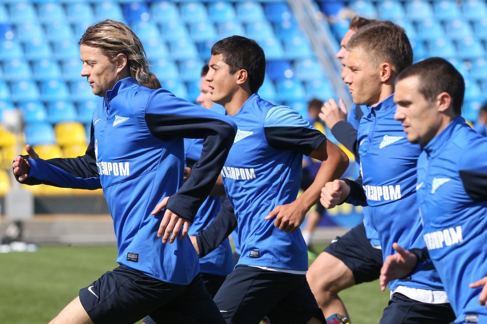 Тренировка на стадионе «Олимп 2»: фоторепортаж