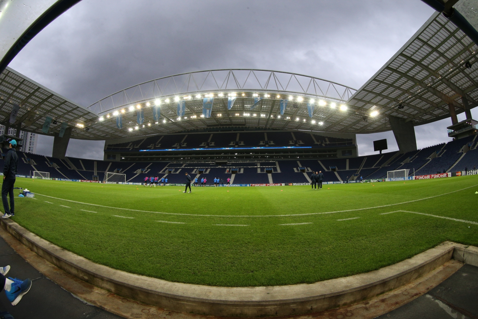 Сине-бело-голубые провели тренировку на «Драгау»