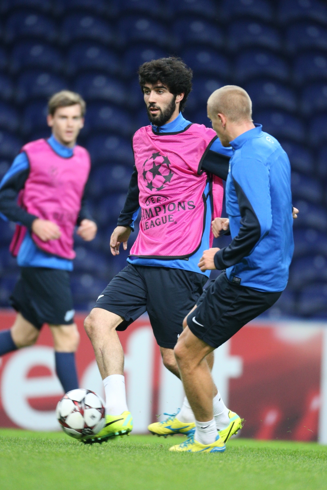 Сине-бело-голубые провели тренировку на «Драгау»