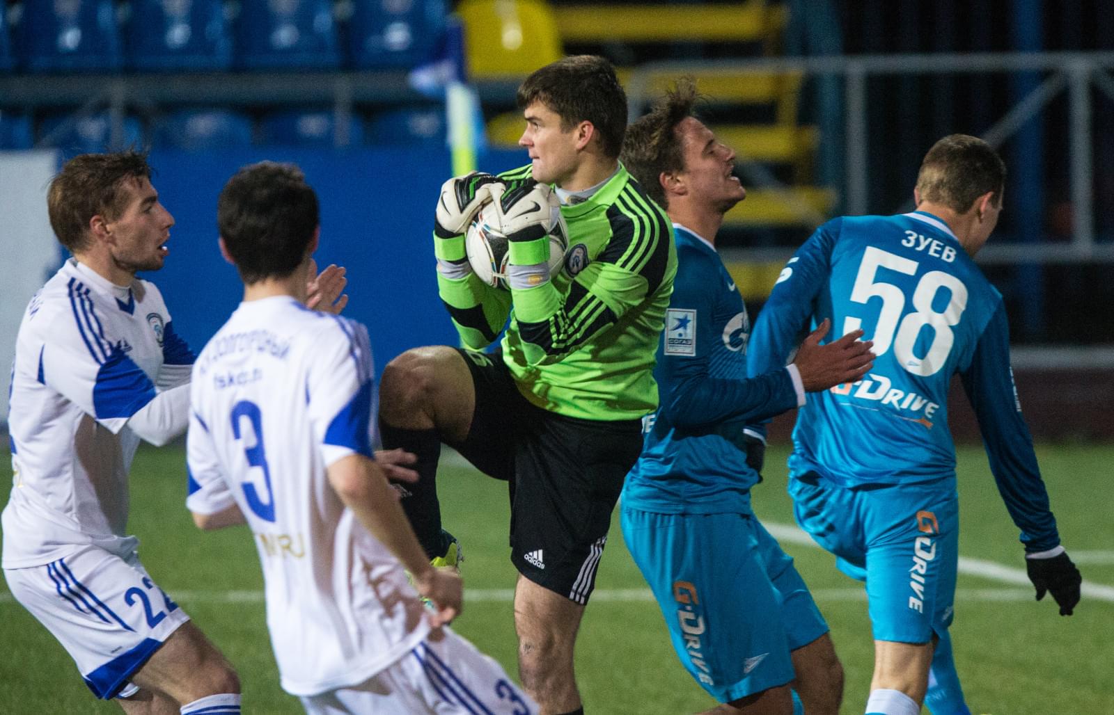 «Зенит»-2 — «Долгопрудный»: фоторепортаж с Малой арены «Петровского»