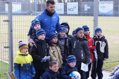 Дети, победители конкурсов посетили тренировку «Зенита» перед матчем с ЦСКА