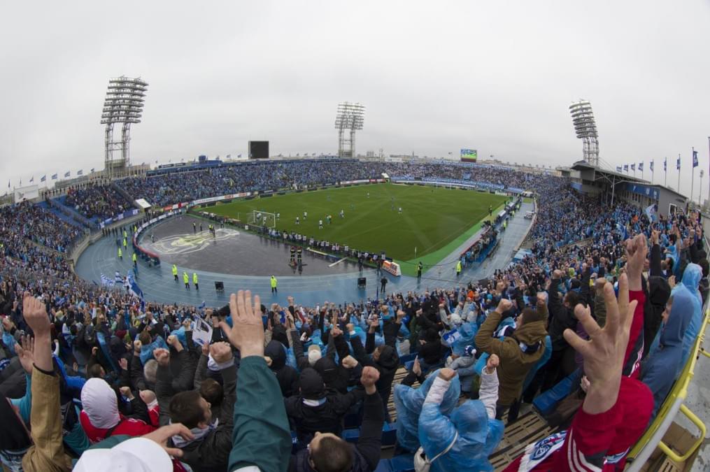 Новый рисунок газона на главной арене стадиона «Петровский»