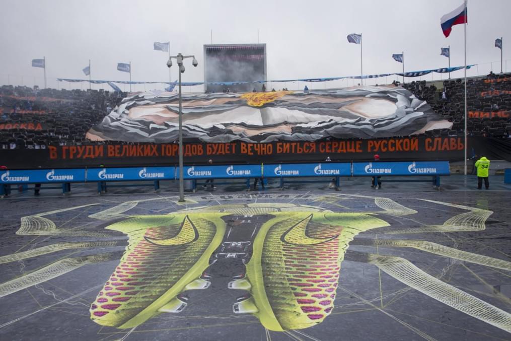 Новый рисунок газона на главной арене стадиона «Петровский»