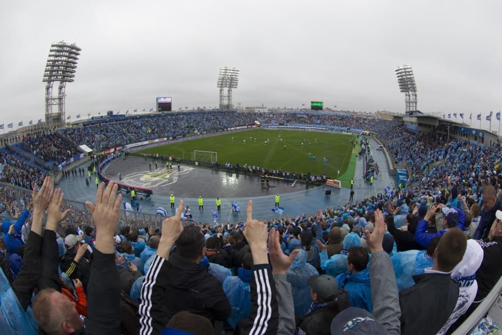 Новый рисунок газона на главной арене стадиона «Петровский»