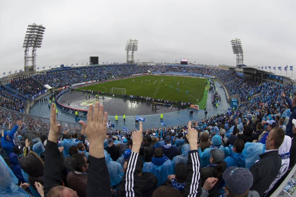 Новый рисунок газона на главной арене стадиона «Петровский»