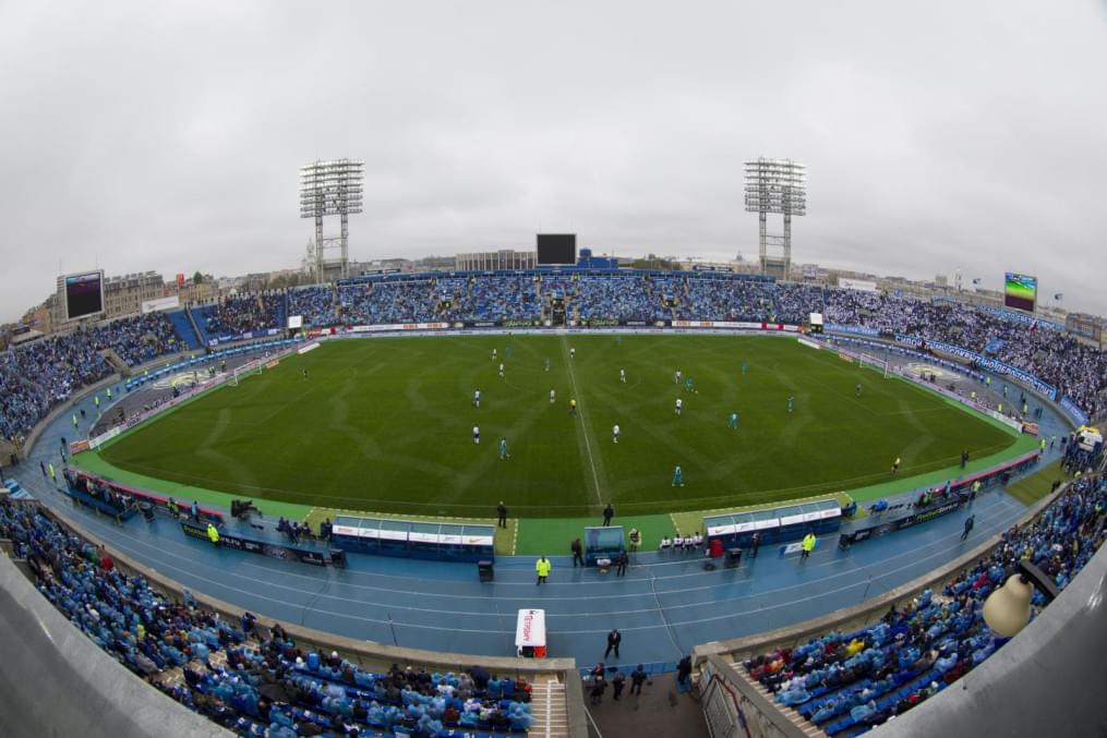 Новый рисунок газона на главной арене стадиона «Петровский»