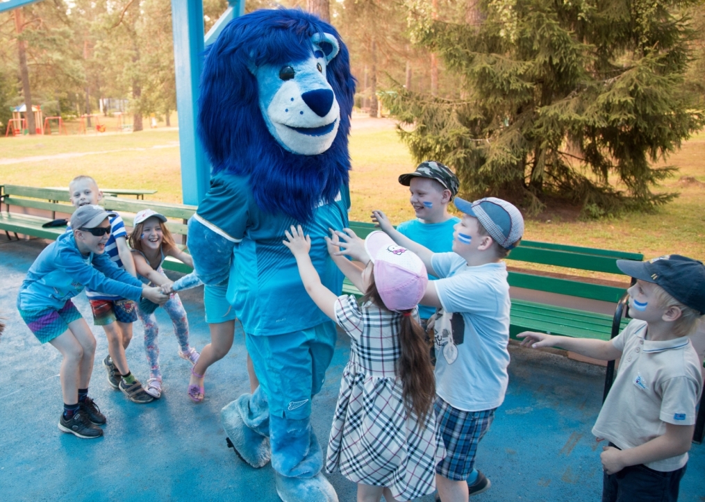 Голубой Лев посетил детский лагерь«Звездный»