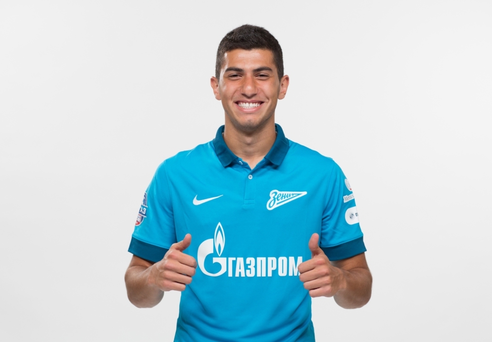 Фотосессия футболистов и тренеров молодежной команды «Зенита»