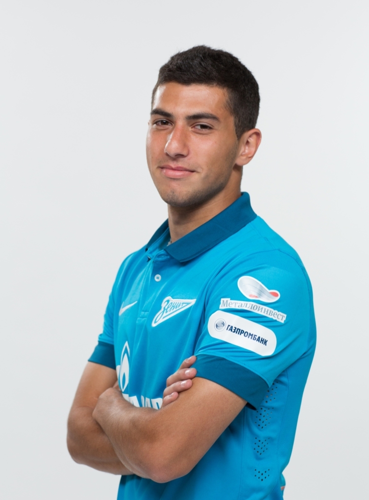 Фотосессия футболистов и тренеров молодежной команды «Зенита»