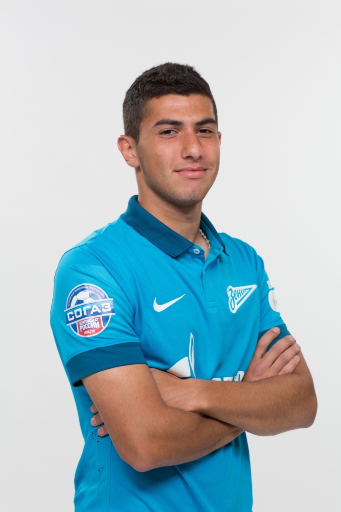 Фотосессия футболистов и тренеров молодежной команды «Зенита»