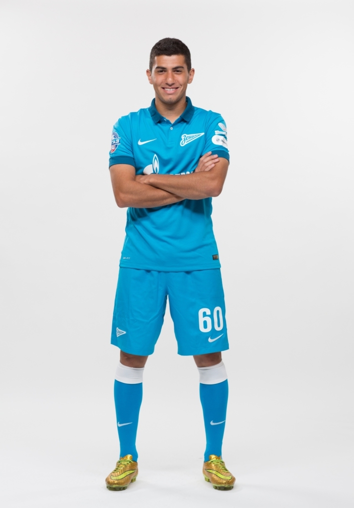 Фотосессия футболистов и тренеров молодежной команды «Зенита»