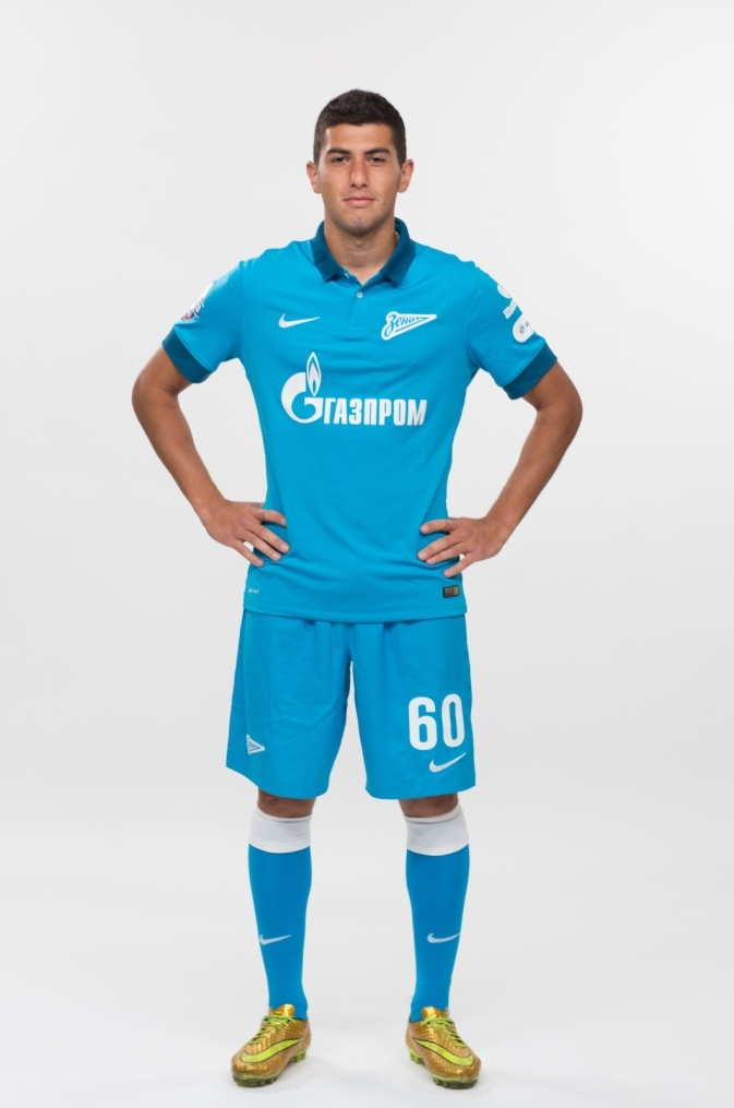 Фотосессия футболистов и тренеров молодежной команды «Зенита»