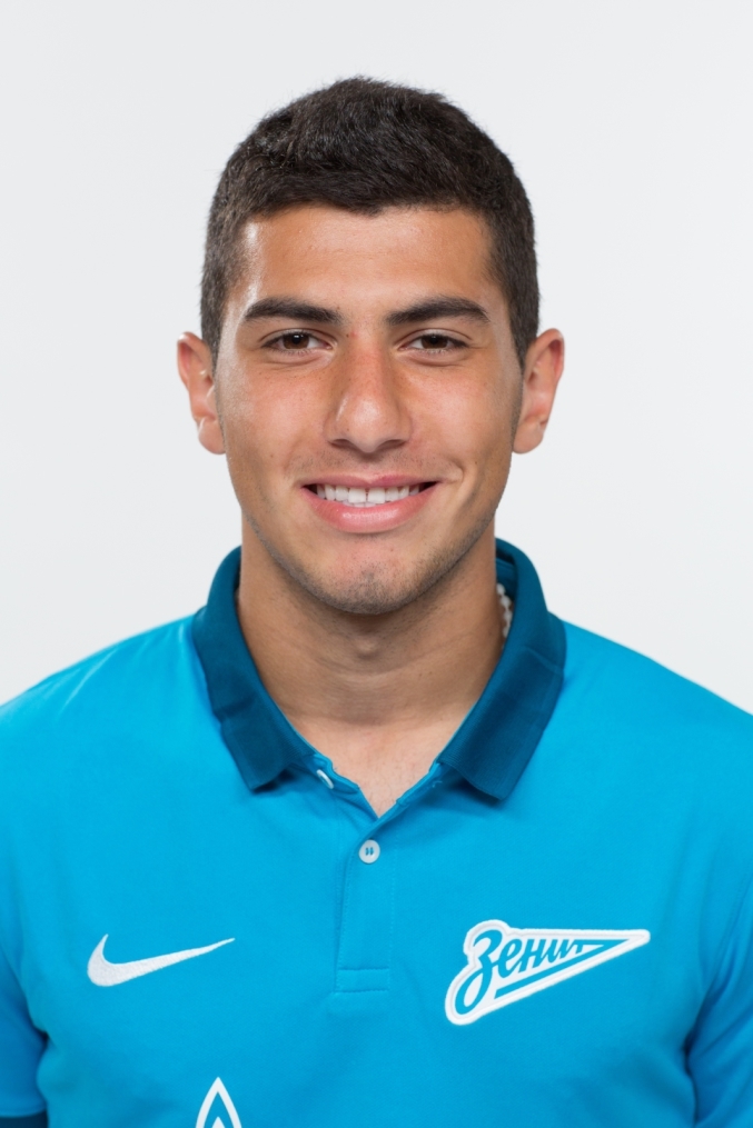 Фотосессия футболистов и тренеров молодежной команды «Зенита»