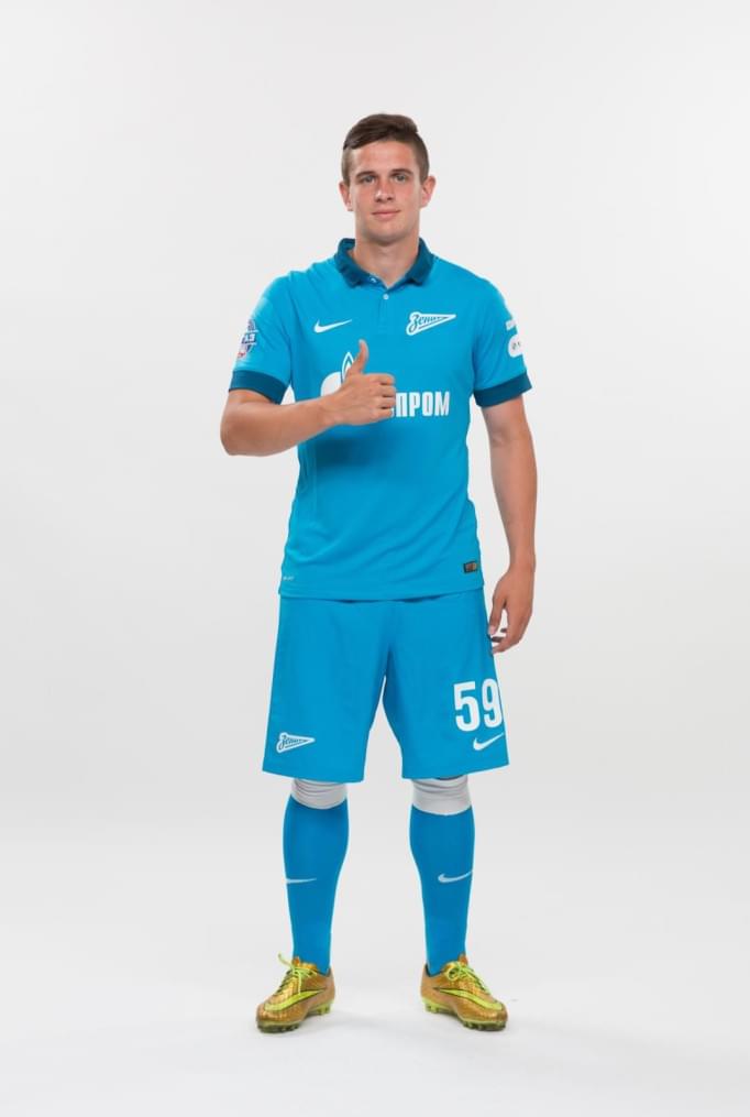 Фотосессия футболистов и тренеров молодежной команды «Зенита»