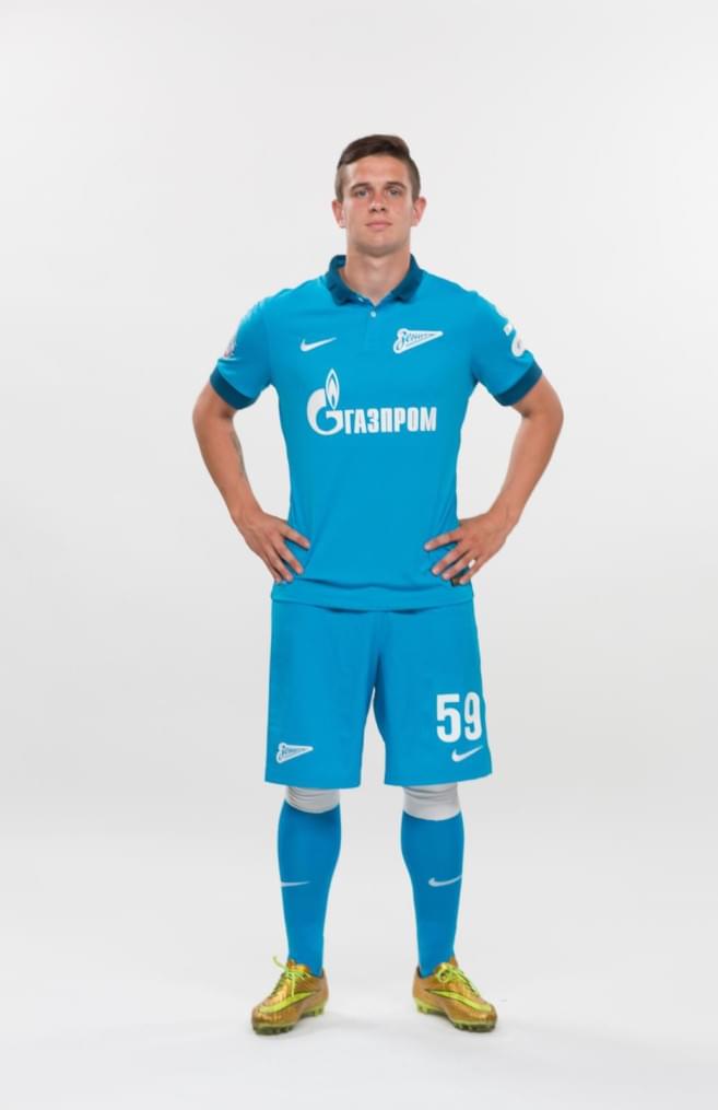 Фотосессия футболистов и тренеров молодежной команды «Зенита»