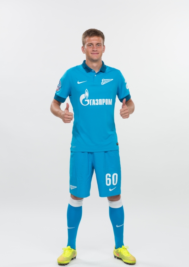 Фотосессия футболистов и тренеров молодежной команды «Зенита»