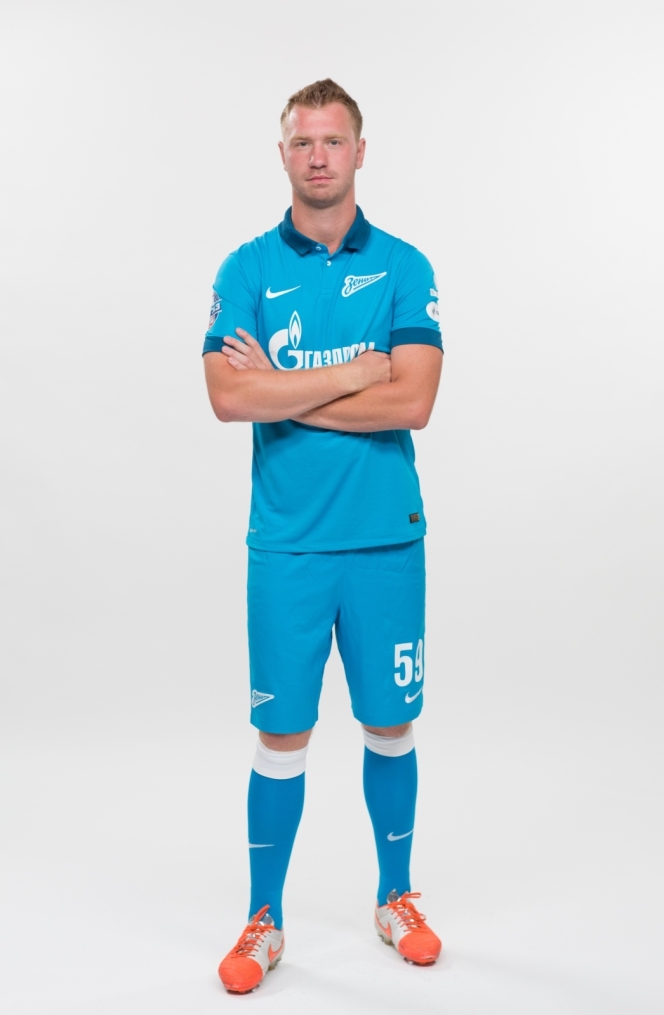 Фотосессия футболистов и тренеров молодежной команды «Зенита»