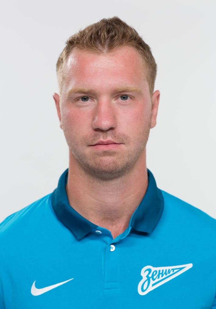 Фотосессия футболистов и тренеров молодежной команды «Зенита»