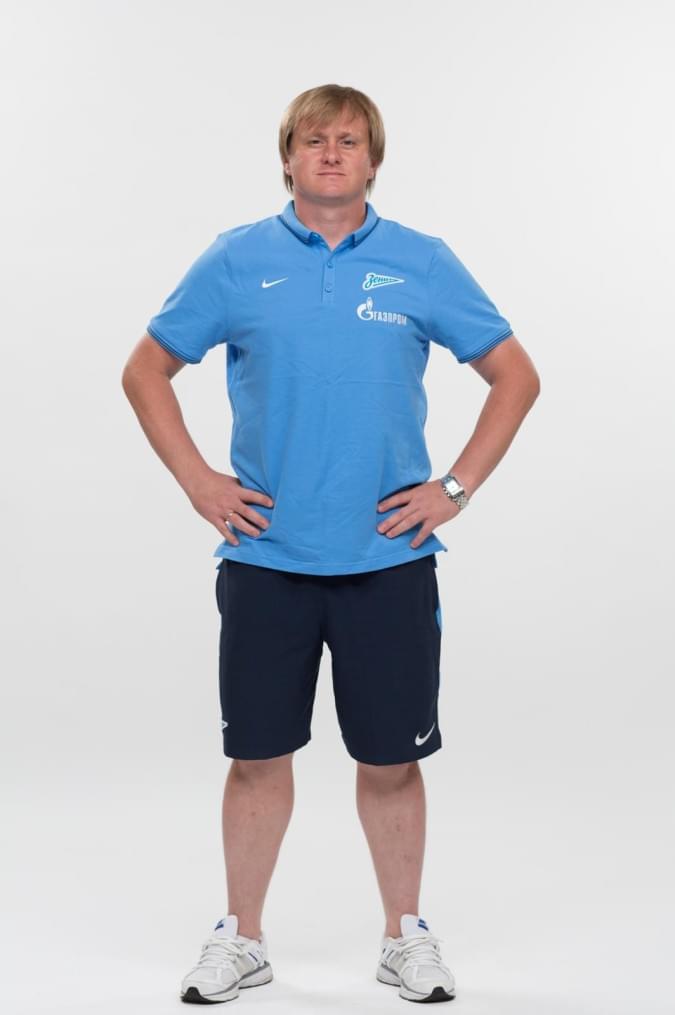 Фотосессия футболистов и тренеров молодежной команды «Зенита»