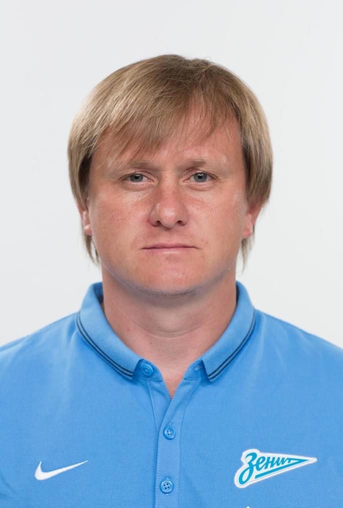 Фотосессия футболистов и тренеров молодежной команды «Зенита»