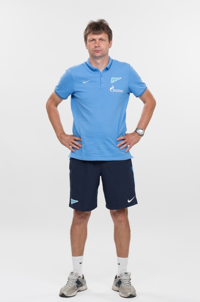 Фотосессия футболистов и тренеров молодежной команды «Зенита»