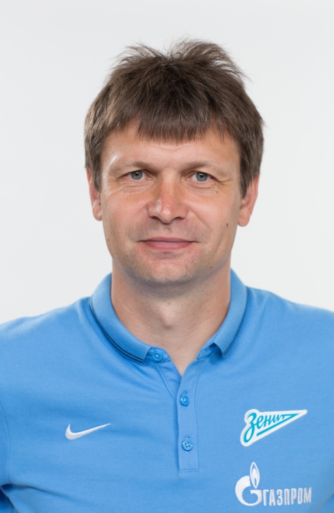 Фотосессия футболистов и тренеров молодежной команды «Зенита»