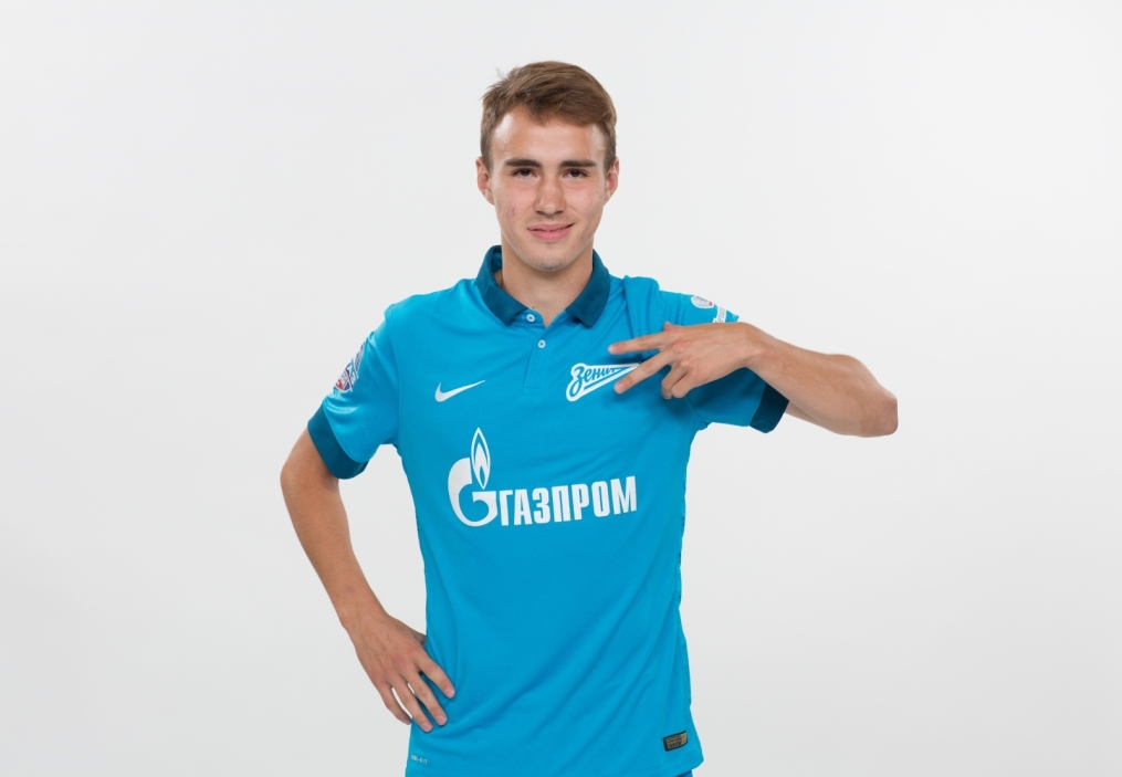 Фотосессия футболистов и тренеров молодежной команды «Зенита»