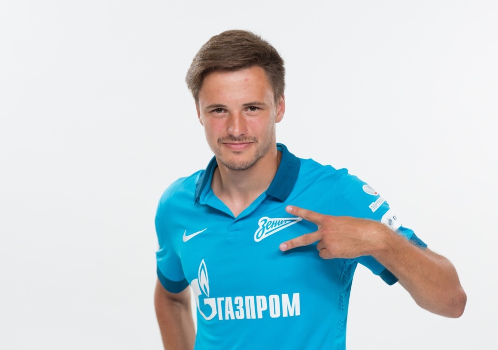 Фотосессия футболистов и тренеров молодежной команды «Зенита»