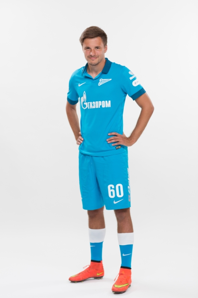 Фотосессия футболистов и тренеров молодежной команды «Зенита»