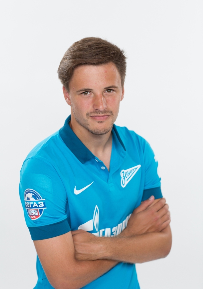 Фотосессия футболистов и тренеров молодежной команды «Зенита»