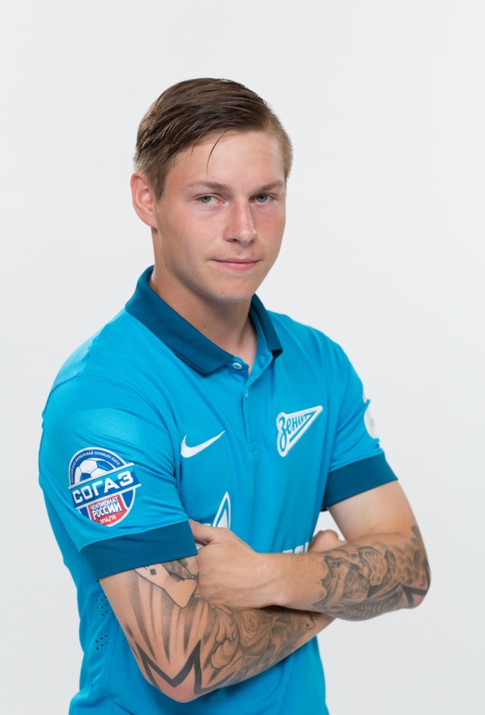 Фотосессия футболистов и тренеров молодежной команды «Зенита»