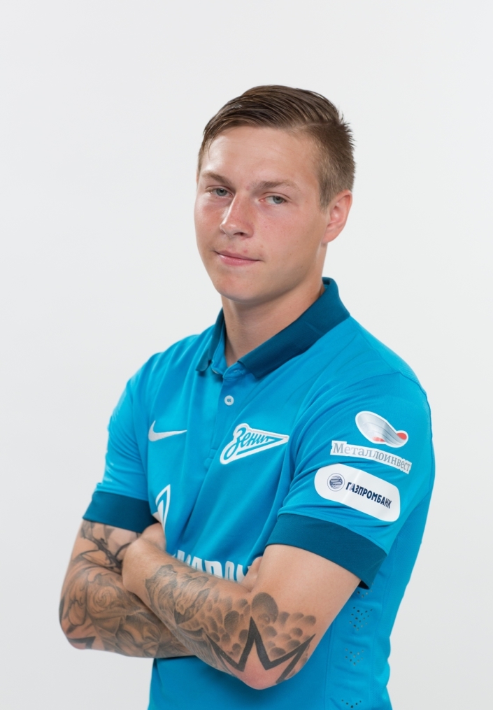 Фотосессия футболистов и тренеров молодежной команды «Зенита»