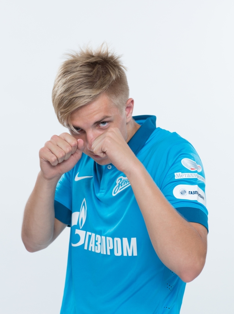 Фотосессия футболистов и тренеров молодежной команды «Зенита»