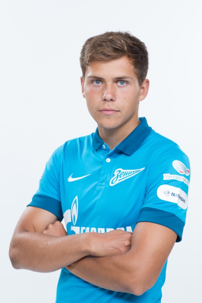 Фотосессия футболистов и тренеров молодежной команды «Зенита»