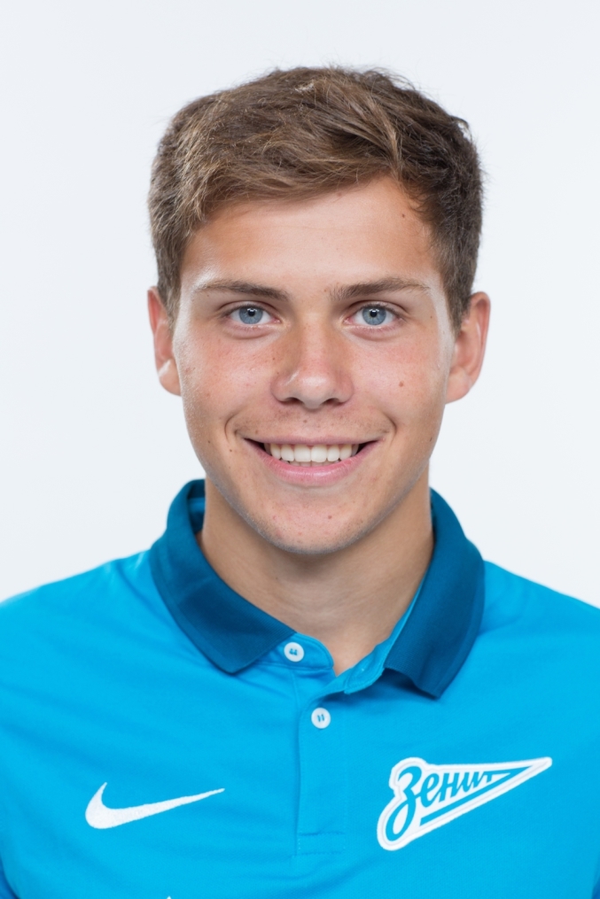 Фотосессия футболистов и тренеров молодежной команды «Зенита»