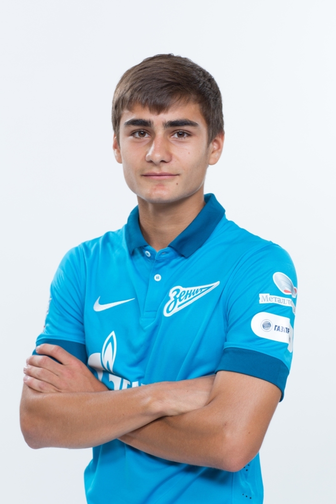 Фотосессия футболистов и тренеров молодежной команды «Зенита»