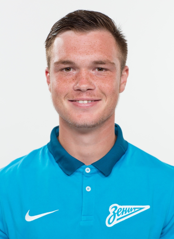 Фотосессия футболистов и тренеров молодежной команды «Зенита»